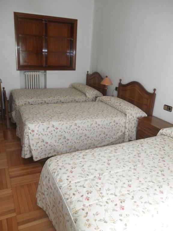 Hostal Los Andes Madrid Chambre photo