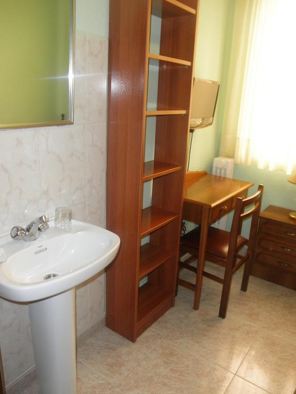 Hostal Los Andes Madrid Chambre photo