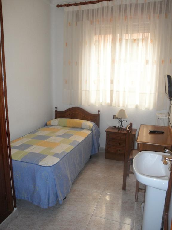 Hostal Los Andes Madrid Chambre photo